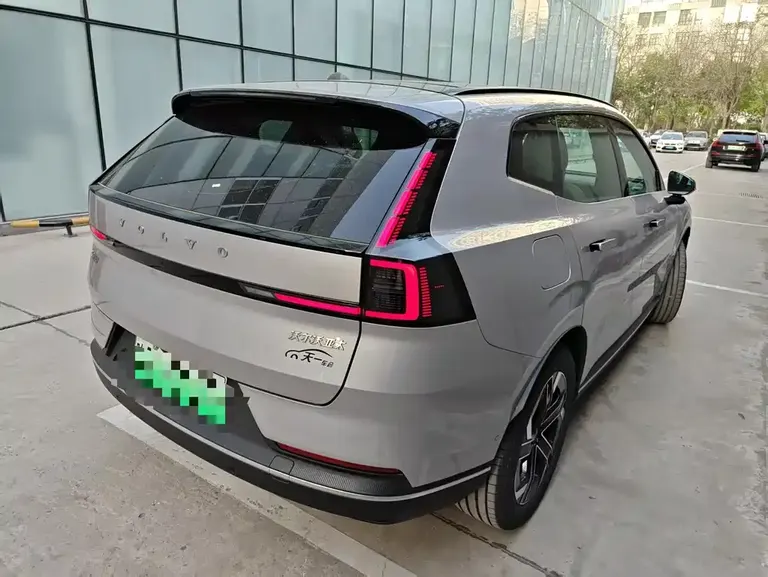 Volvo XC70 PHEV 沃尔沃XC70插电式混动 2026款 两驱长续航Core