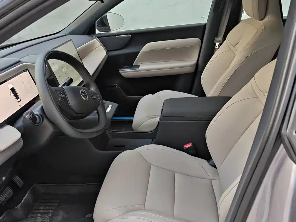 Volvo XC70 PHEV 沃尔沃XC70插电式混动 2026款 两驱长续航Core