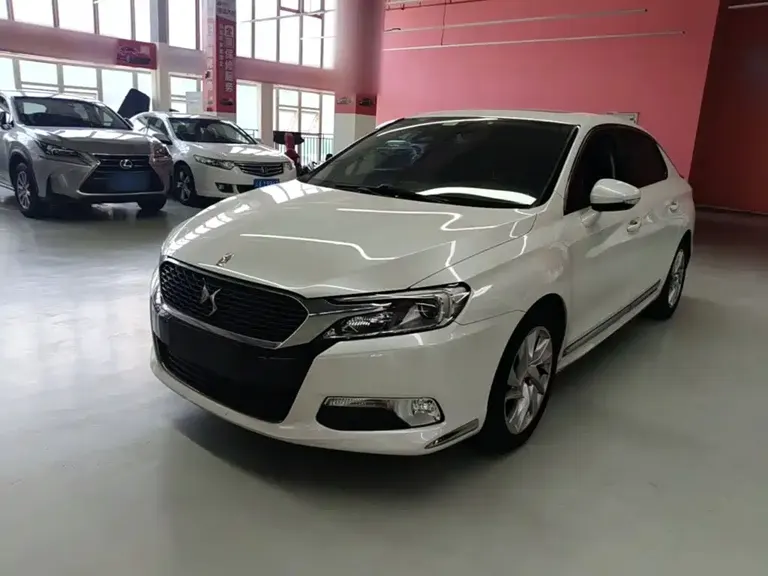 DS 5 LS 1.8 L Graceful VTi140