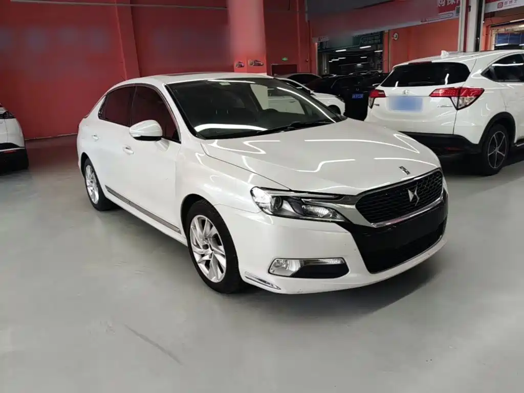 DS 5 LS 1.8 L Graceful VTi140