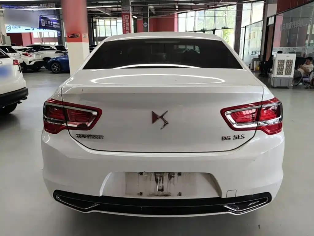 DS 5 LS 1.8 L Graceful VTi140