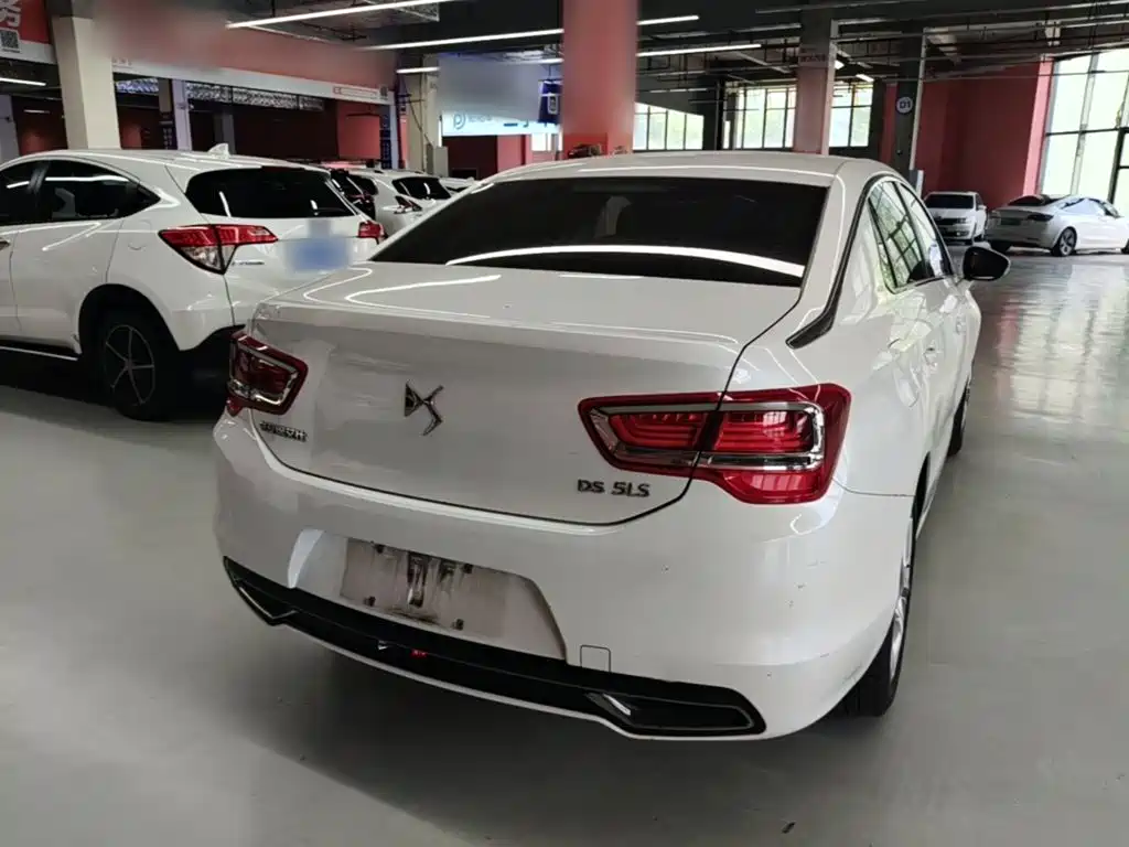 DS 5 LS 1.8 L Graceful VTi140