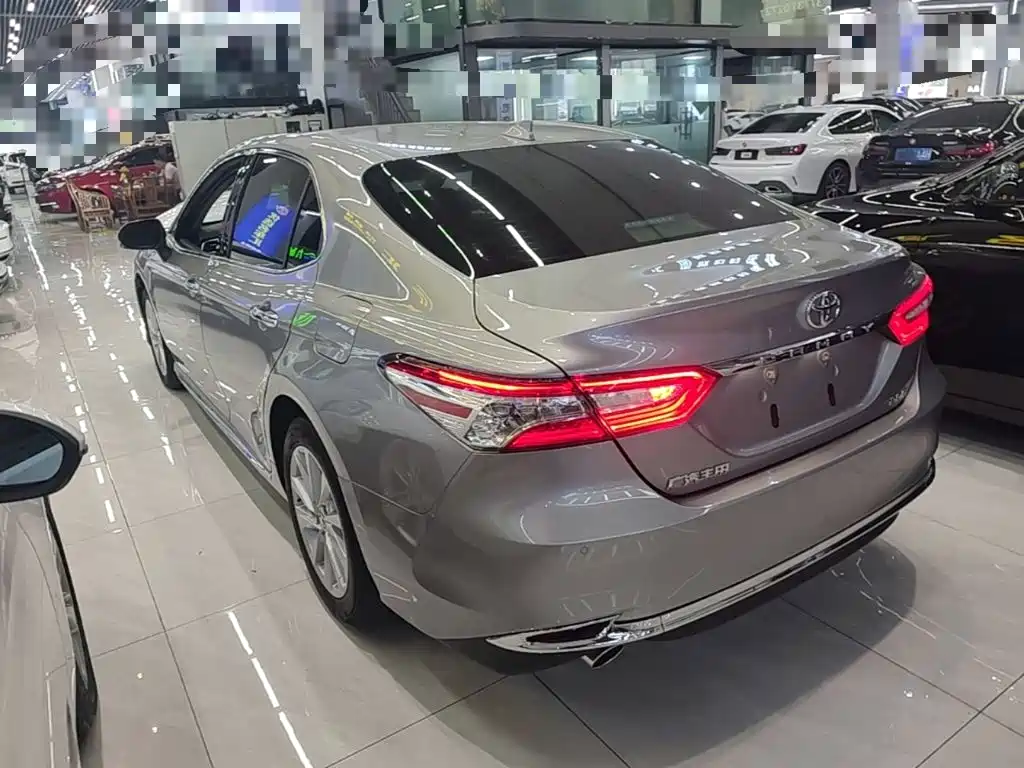 Camry 2.0 G Luxury