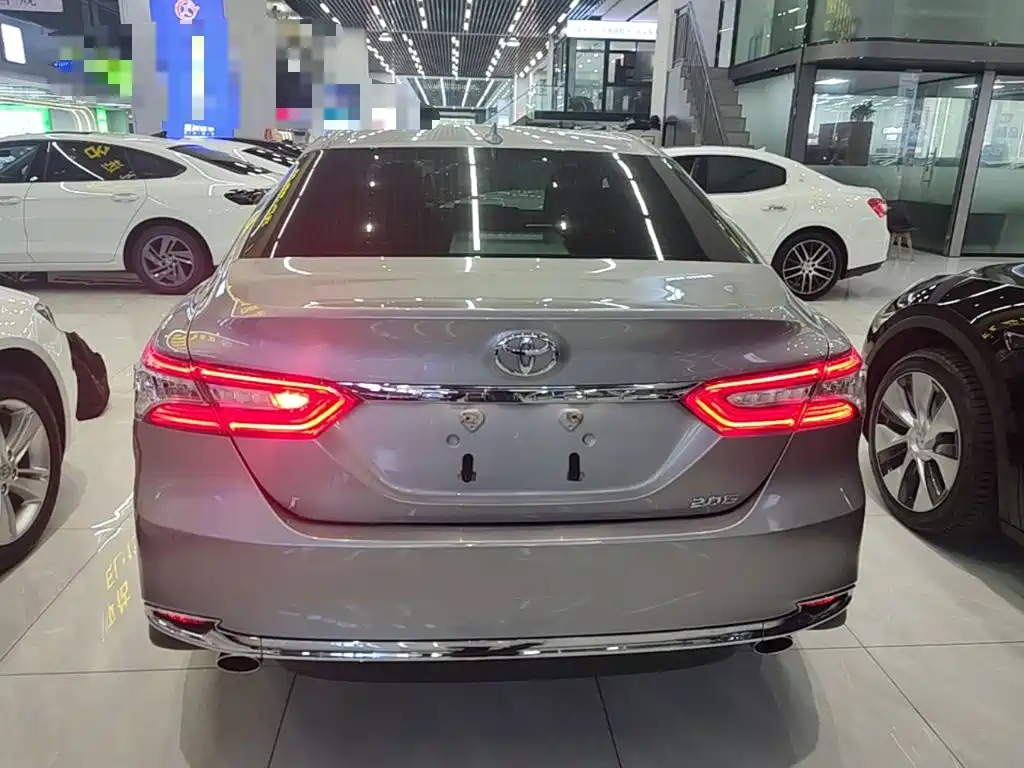 Camry 2.0 G Luxury