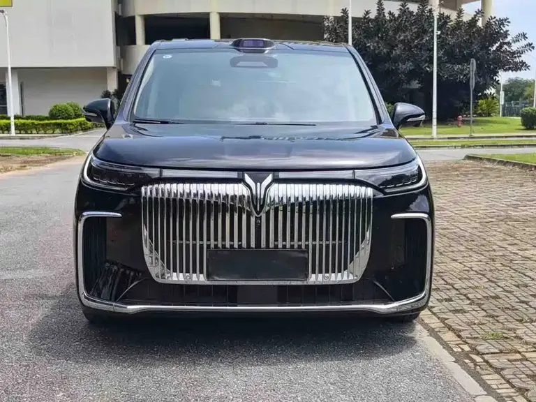 Voyah Dreamer PHEV 4 WD Distinguished Qiankun