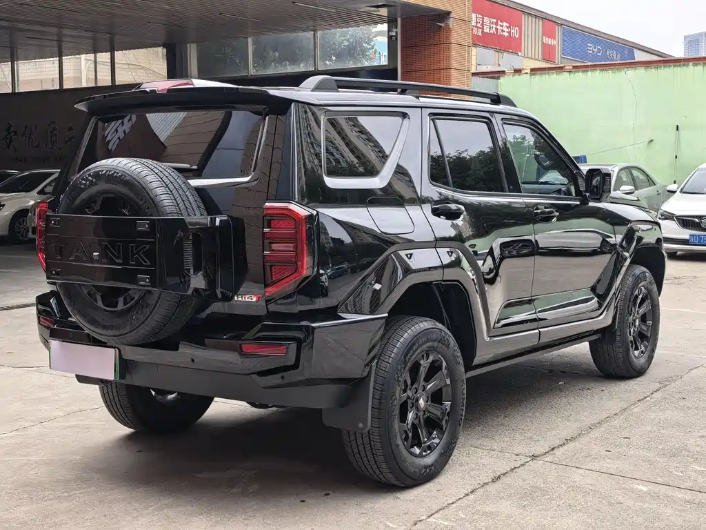 Tank 400 NEV Hi4-T Offroad