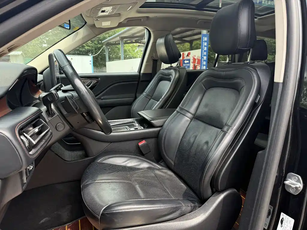 Aviator 3.0 T V6 4 WD Premium