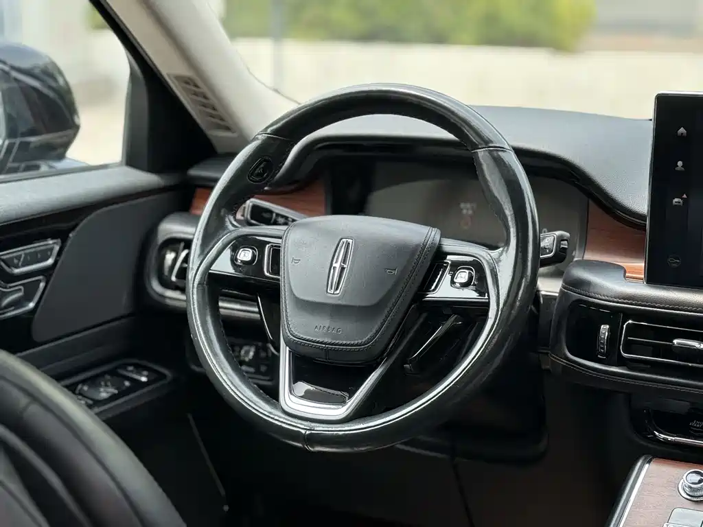 Aviator 3.0 T V6 4 WD Premium