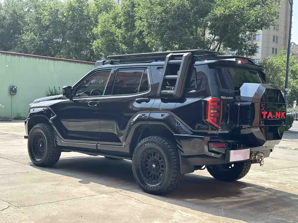 Tank 400 NEV Hi4-T City