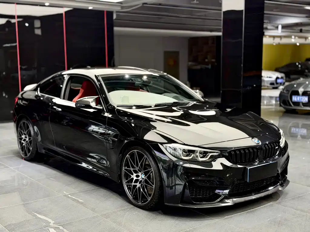 BMW M4 M4 2-door Coupe Racing
