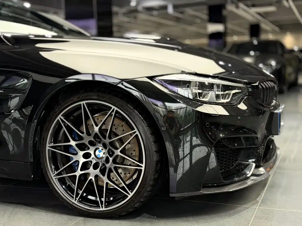 BMW M4 M4 2-door Coupe Racing