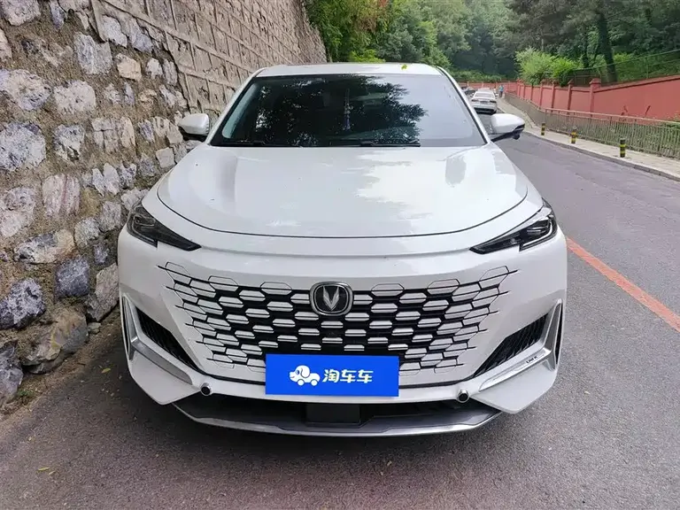 Changan UNI-K 2.0 T Outstanding