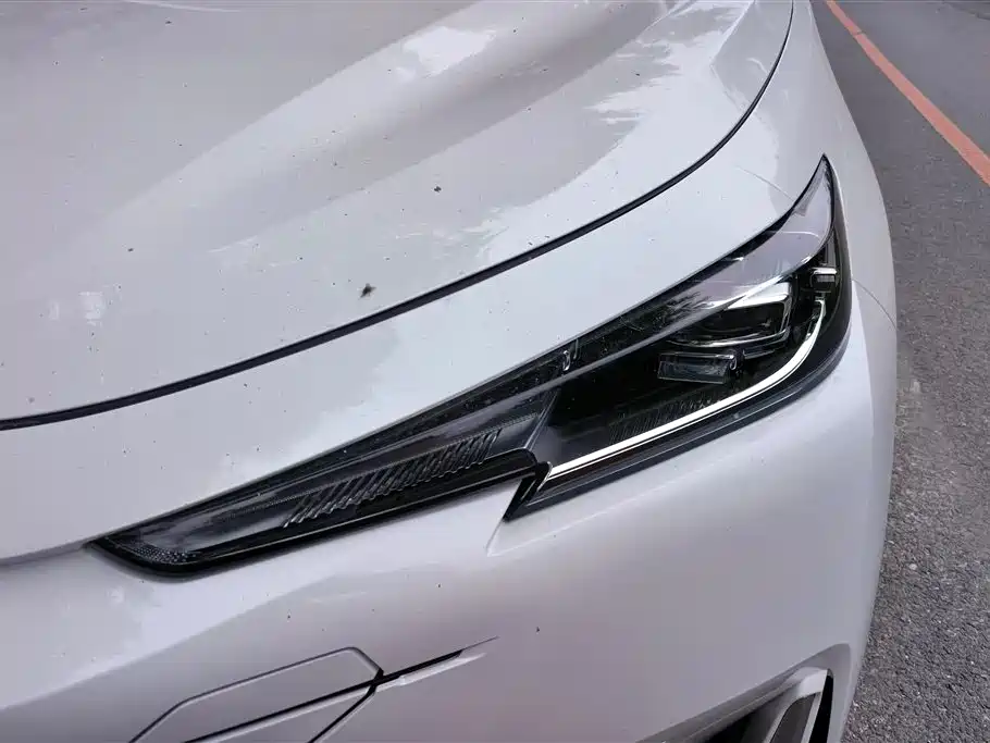 Changan UNI-K 2.0 T Outstanding