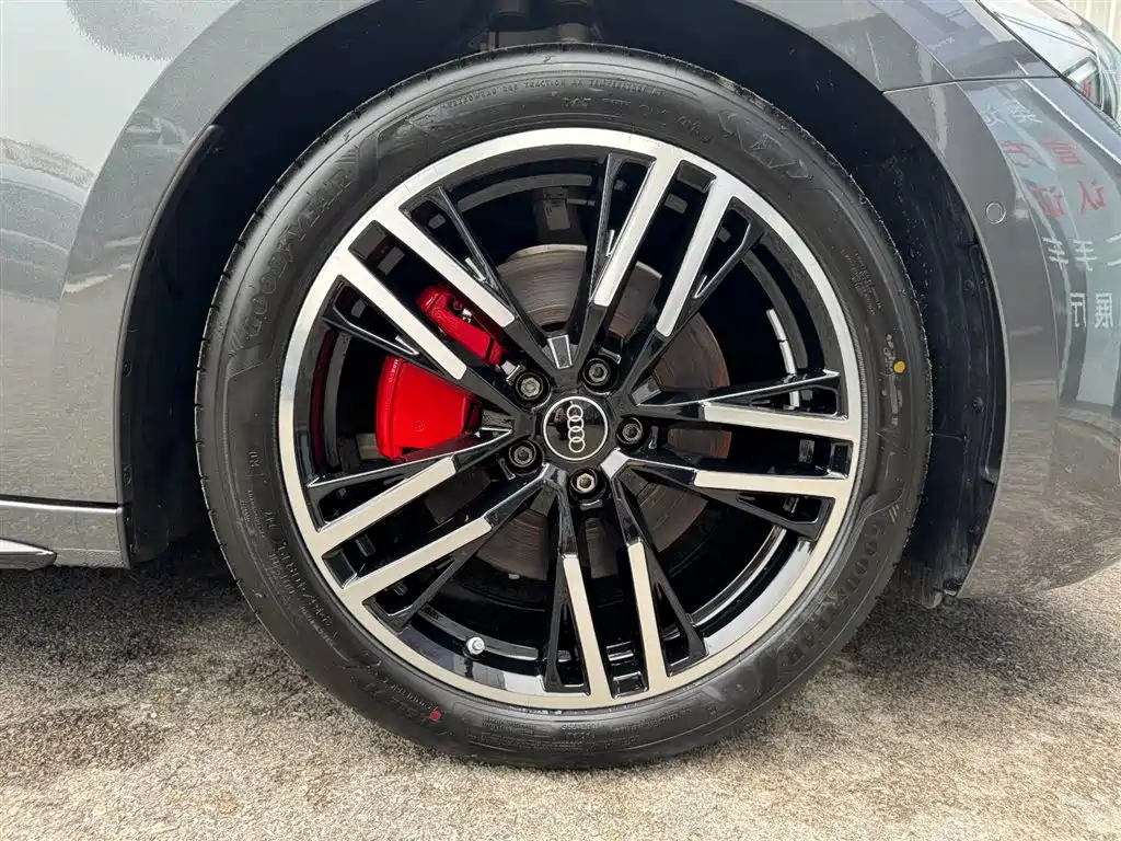 Audi A5 L 2.0 T Sport Plus