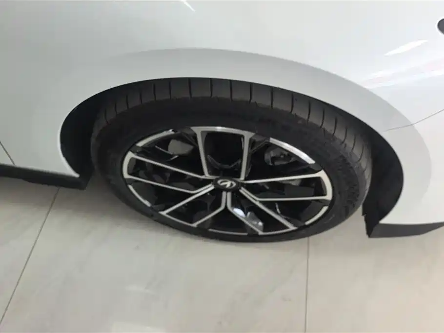 Changan UNI-V iDD Blue Whale Smart Electric iDD 136 km Smart Cool