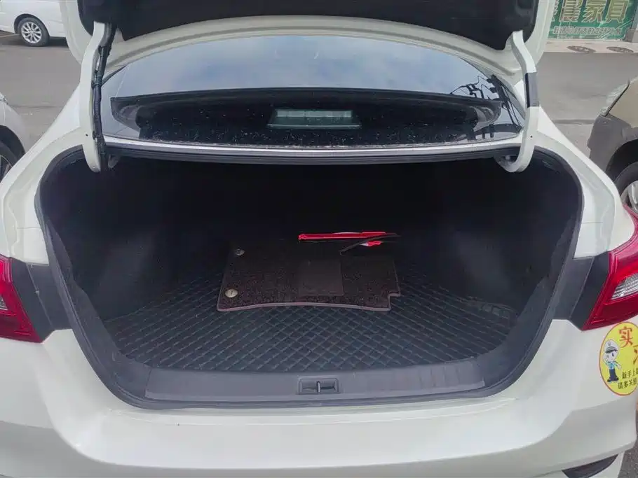 Sylphy Facelift II Classic 1.6 XE CVT Comfort