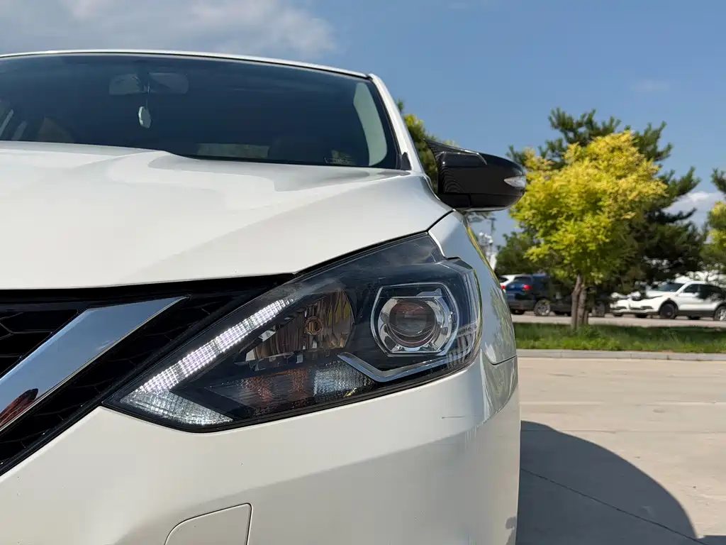 Sylphy 1.6 XV CVT Connected Premium CN-VI