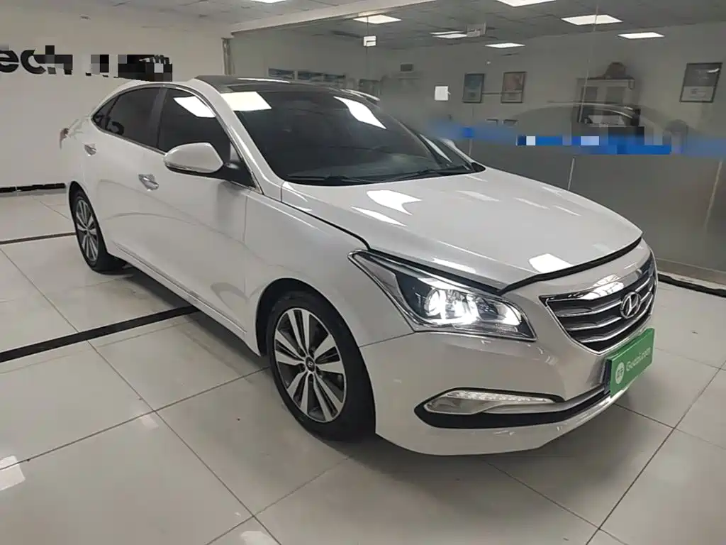 Mistra 1.8 L Auto Distinguished DLX