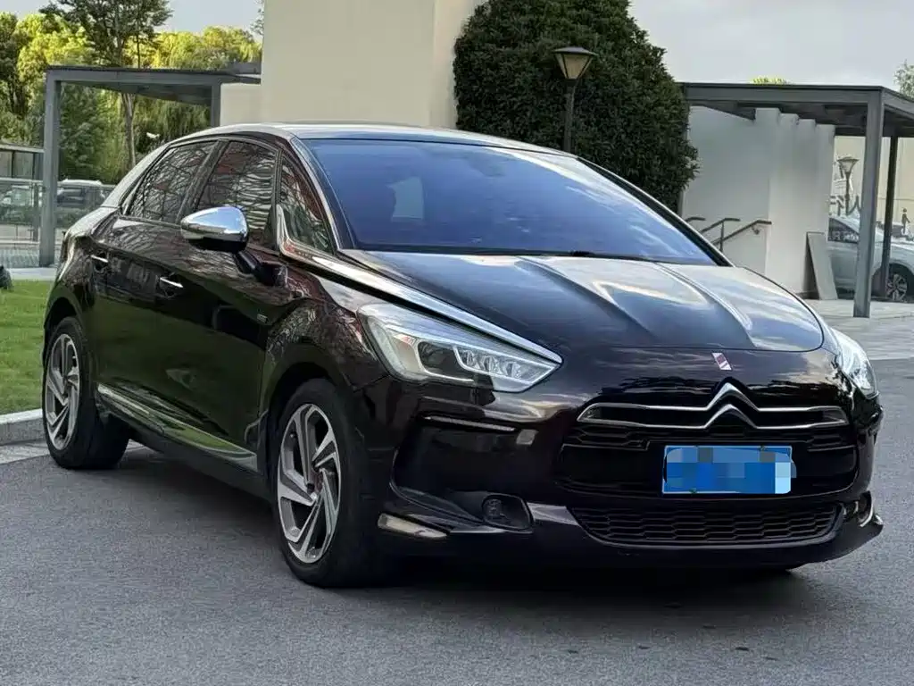 DS 5 1.6 T Luxury THP160