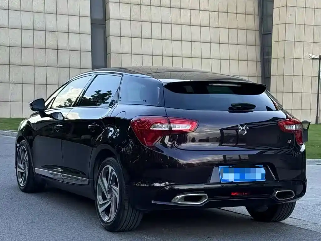 DS 5 1.6 T Luxury THP160