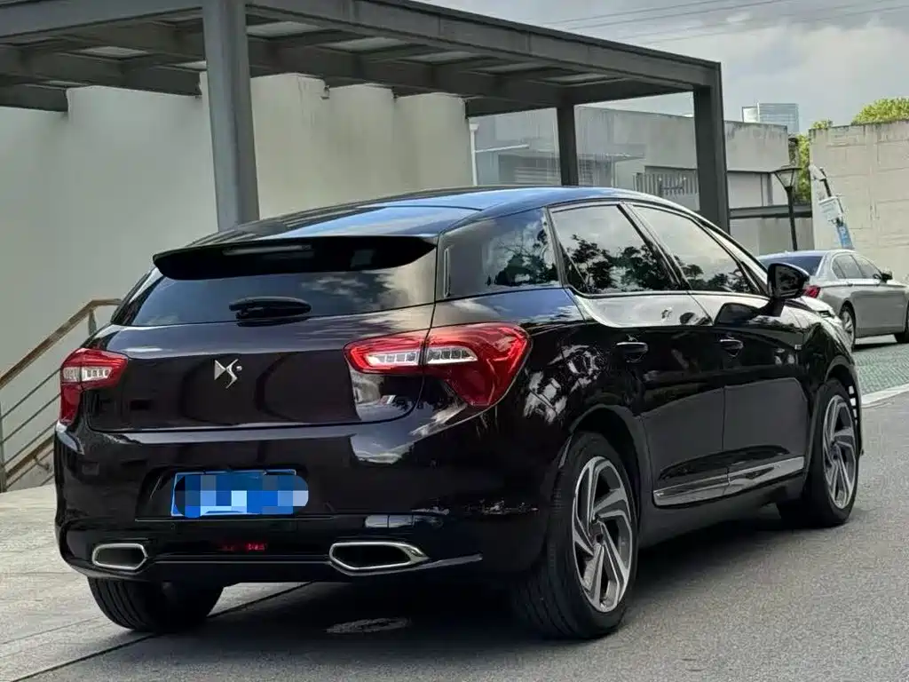 DS 5 1.6 T Luxury THP160