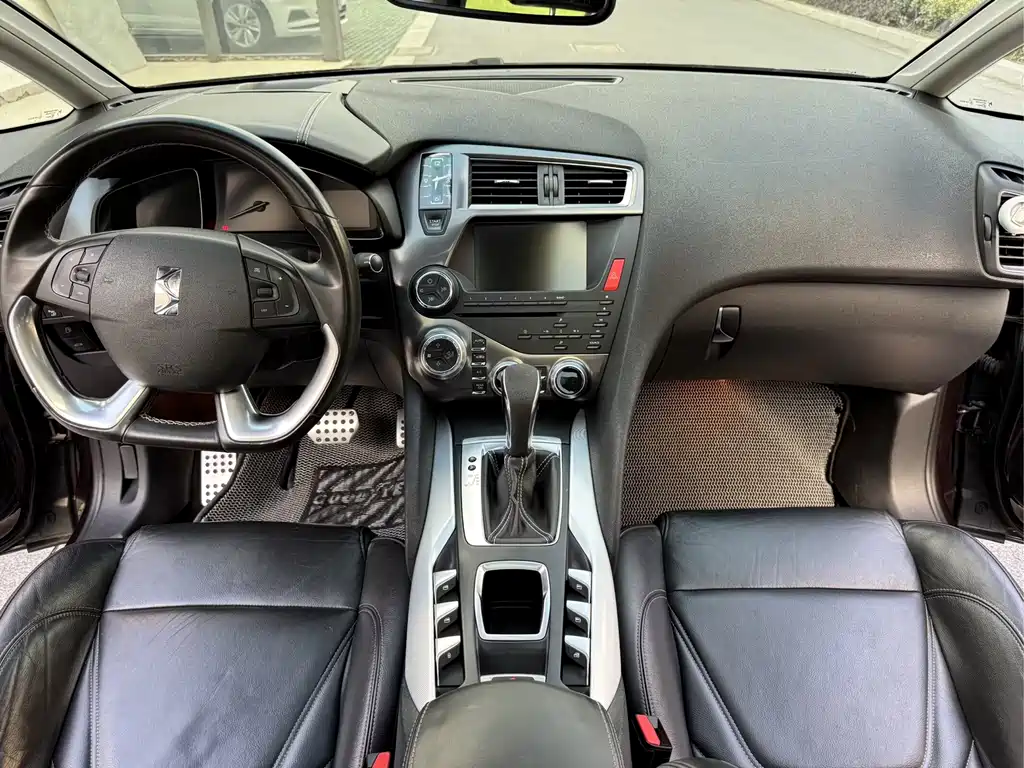DS 5 1.6 T Luxury THP160