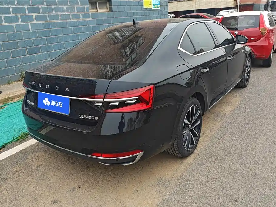 Superb Facelift TSI280 DSG Premium