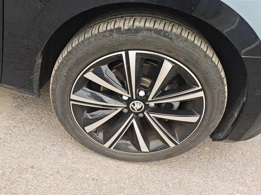 Superb Facelift TSI280 DSG Premium
