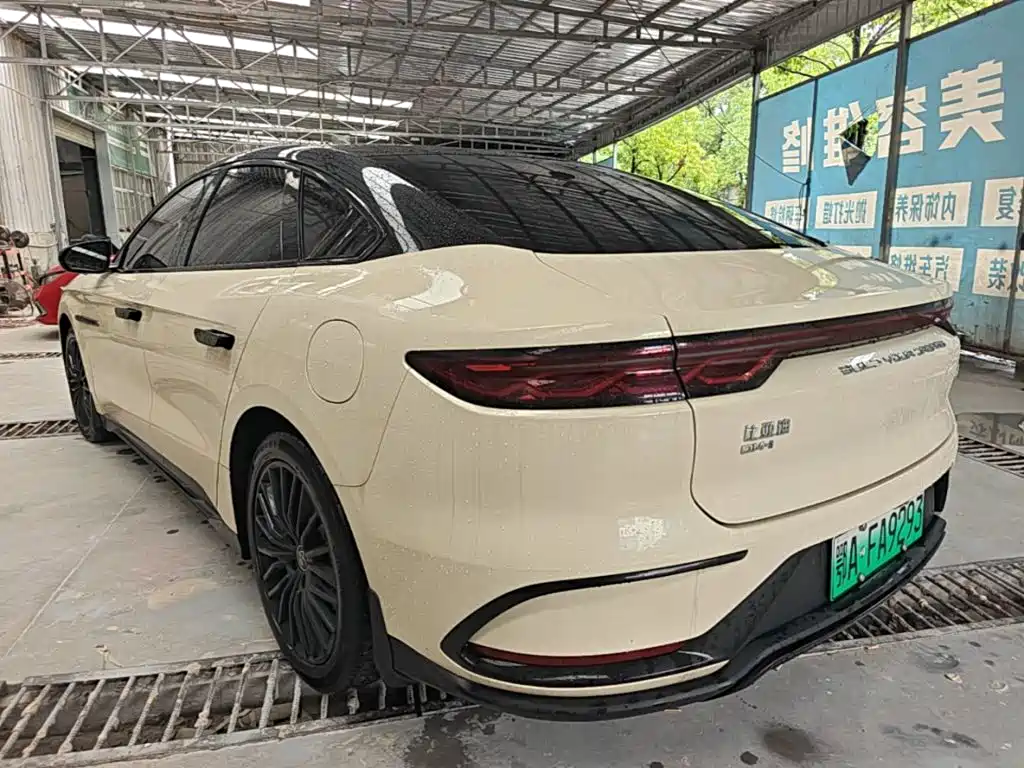 Han DM-i 121 KM Distinguished