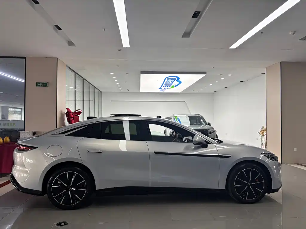 Han L DM-i 200 KM Lidar Flagship