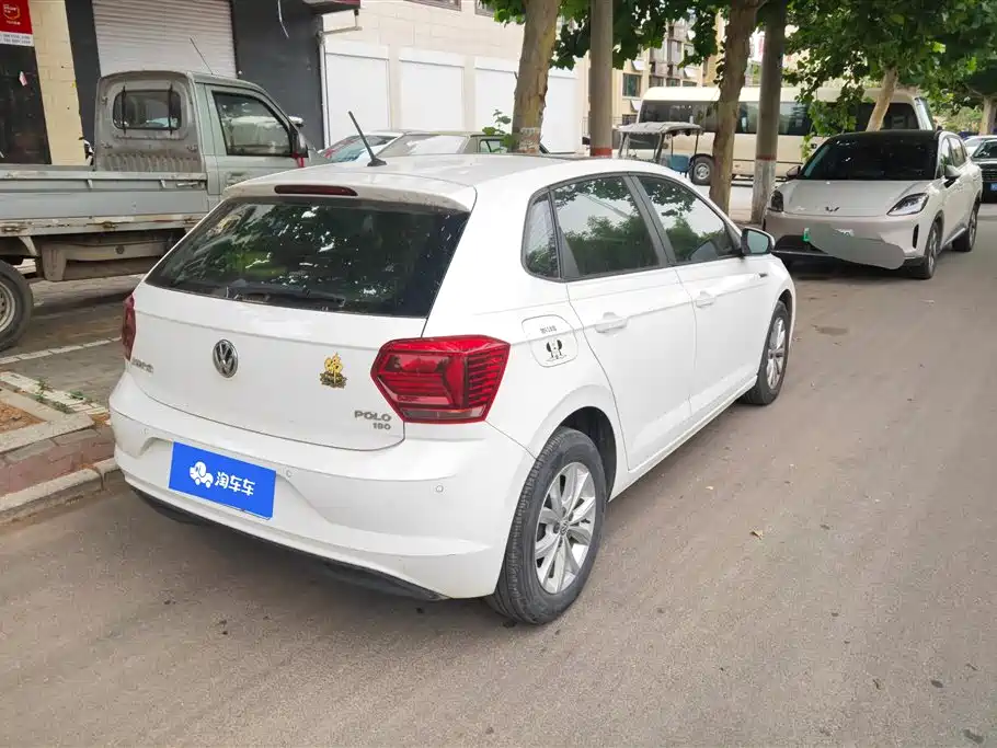 Polo Plus 1.5 L Auto Colorful Tech