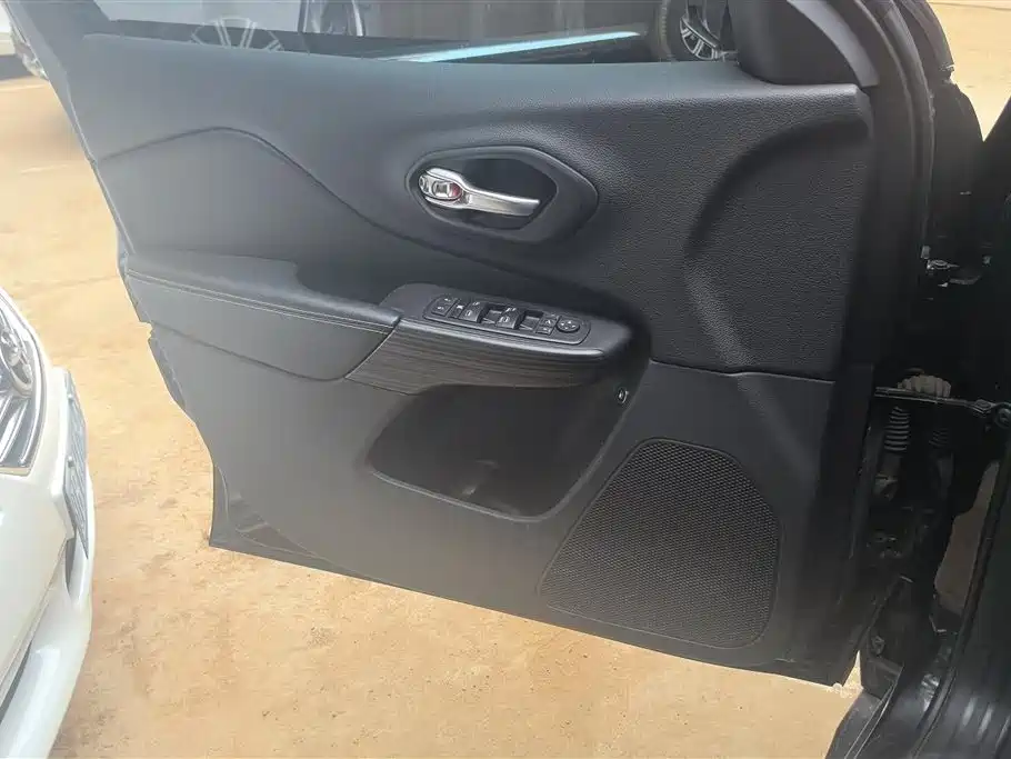 Cherokee 2.4 L Professional Intelligent