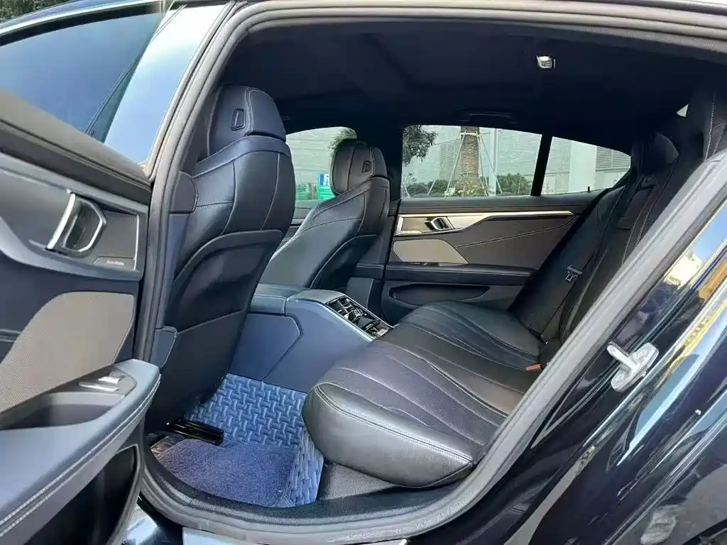 BMW 8 Series 840 i 4-door Coupe M Sport Package