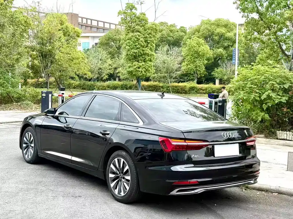 Audi A6 L 40 TFSI Luxury Dynamic