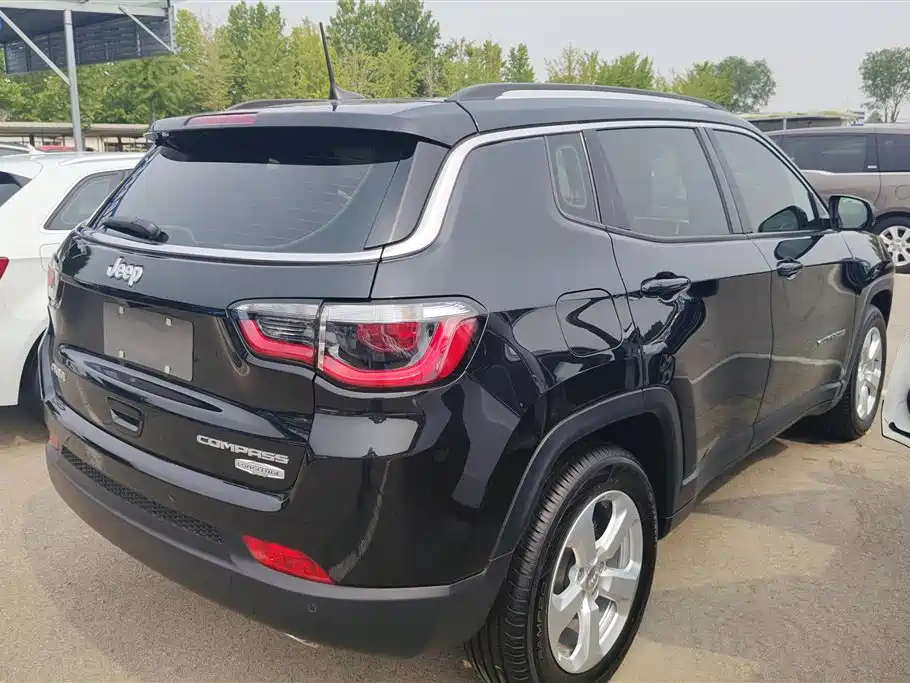 Compass 200 T Auto Home Enjoyment