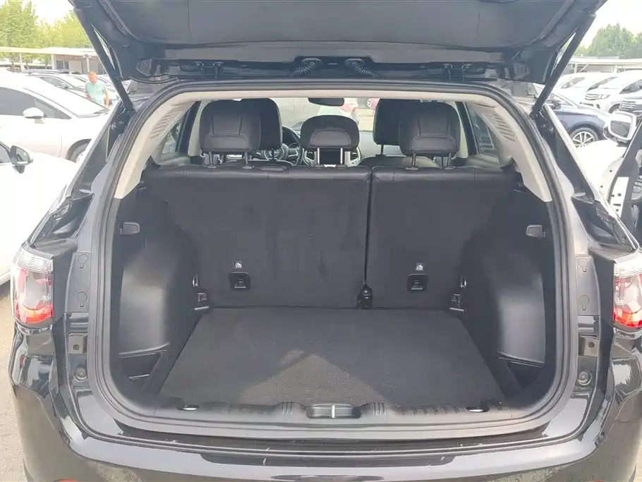 Compass 200 T Auto Home Enjoyment