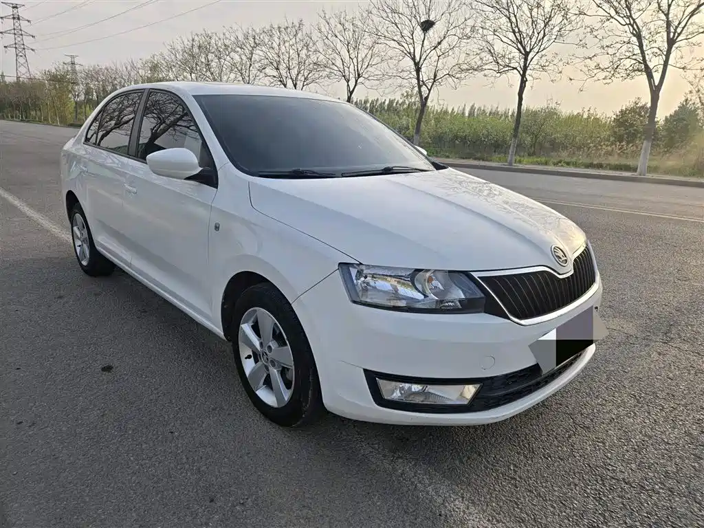 Rapid 1.6 L Auto Superior