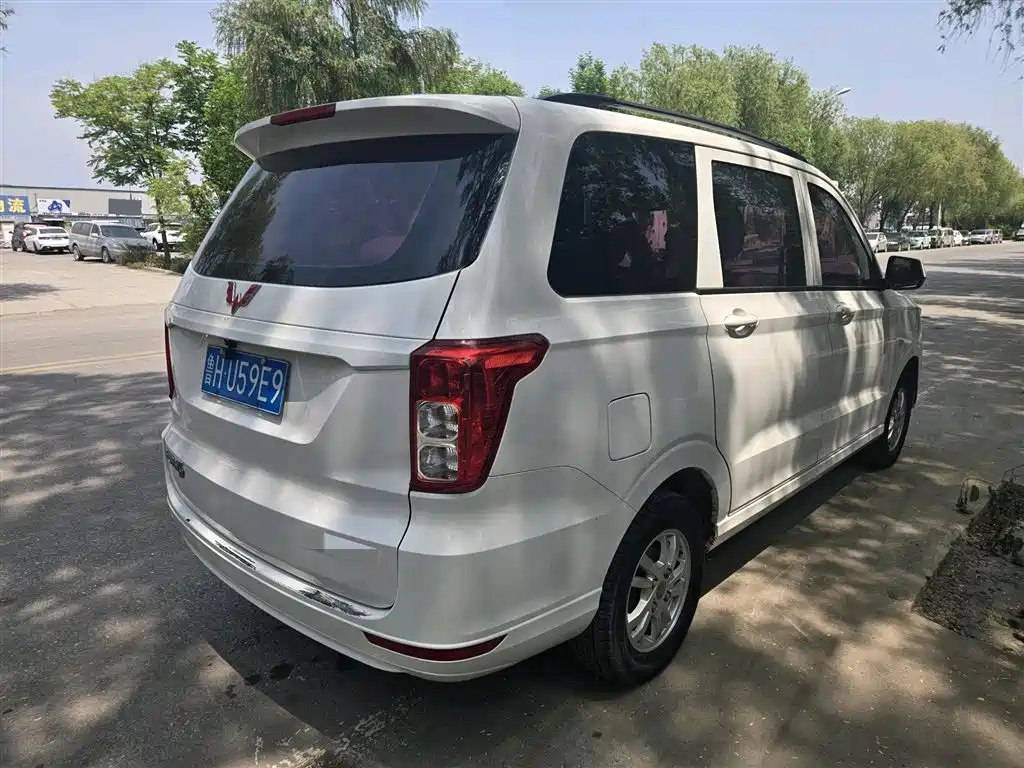 Wuling Hongguang 1.5 L S Standard CN-VI LAR
