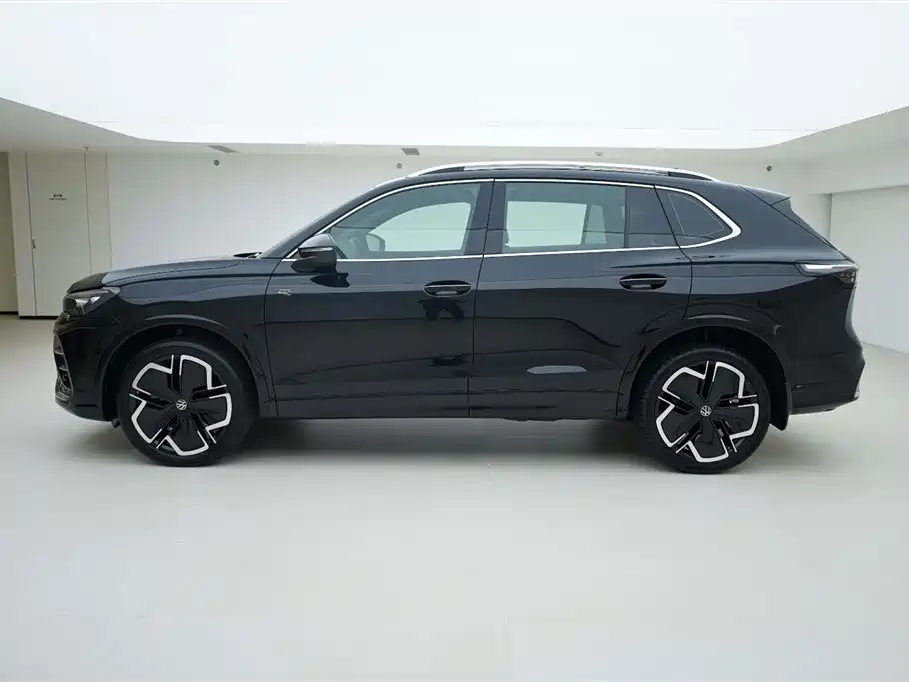 Tiguan L PRO 380 TSI 4 WD R-Line Smart Supreme