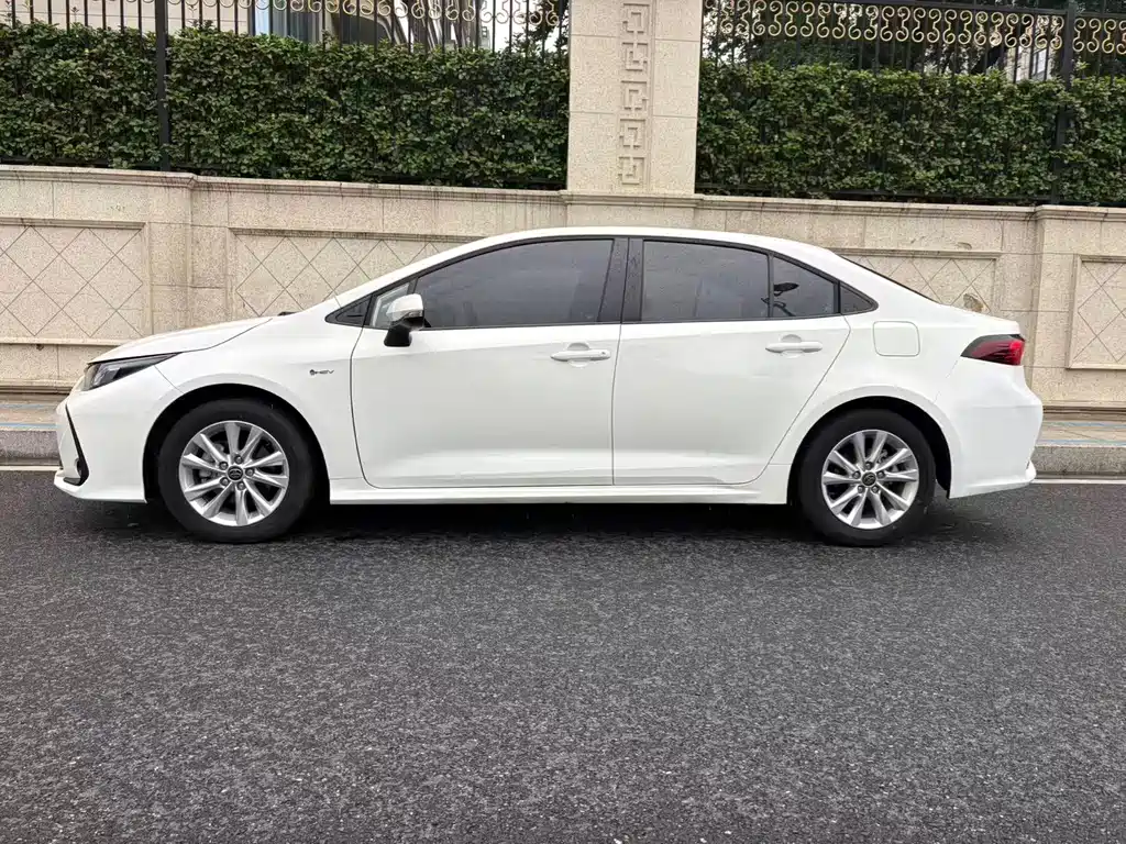 Corolla 1.8 L Smart e-Hybrid Dual Engine Elite