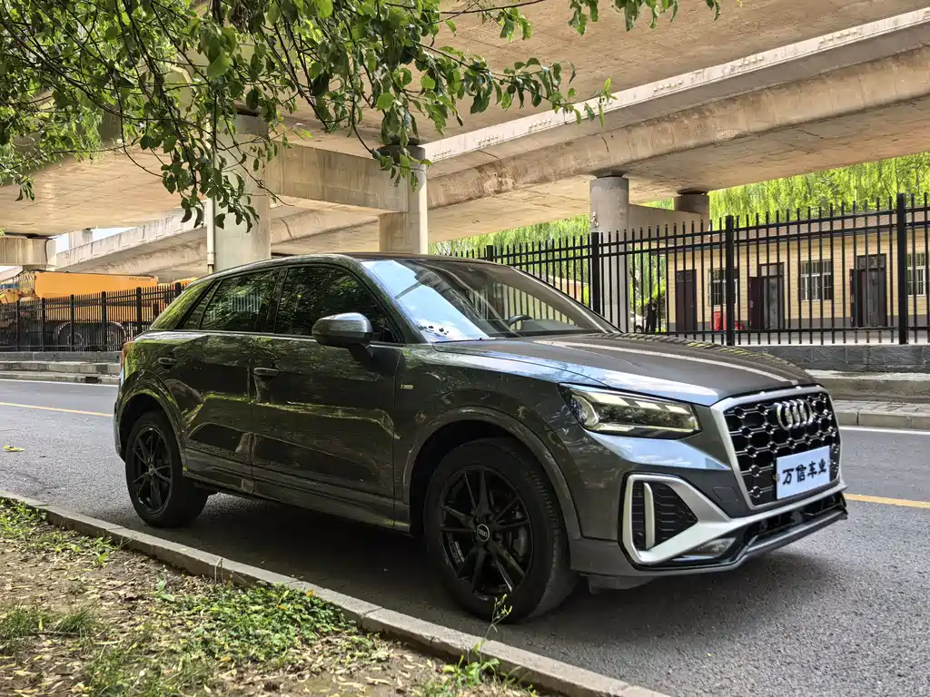 Audi Q2 L 35 TFSI Progressive Dynamic