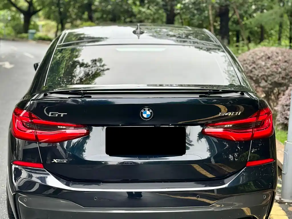BMW 6 Series GT 640 i xDrive M Sport Package