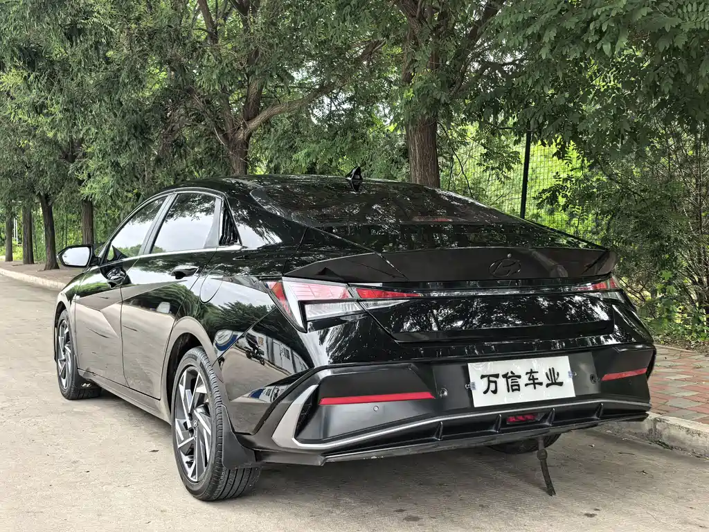 Elantra 1.5 L CVT GLX Elite