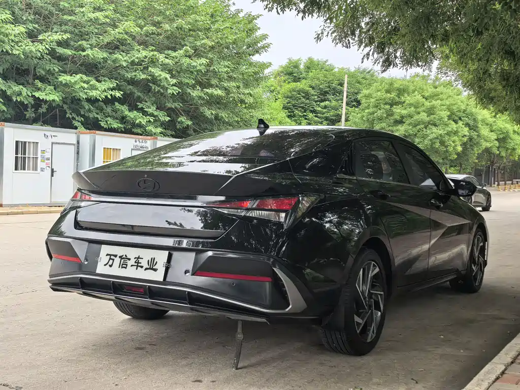 Elantra 1.5 L CVT GLX Elite