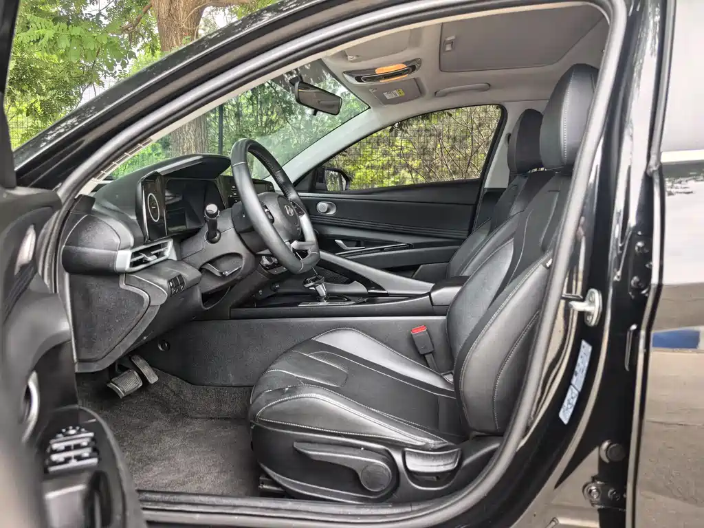 Elantra 1.5 L CVT GLX Elite