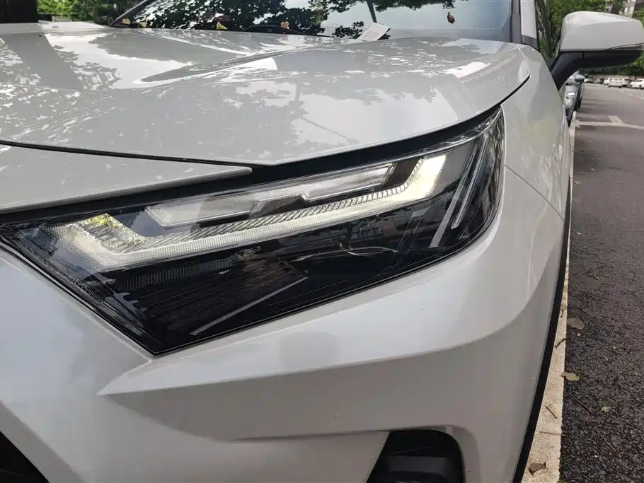 RAV4 2.0 L CVT 2 WD Style Plus