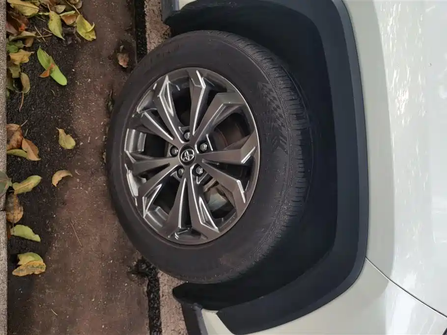RAV4 2.0 L CVT 2 WD Style Plus