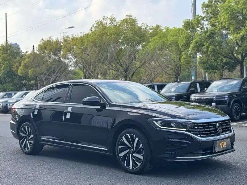 Passat 330 TSI Distinguished