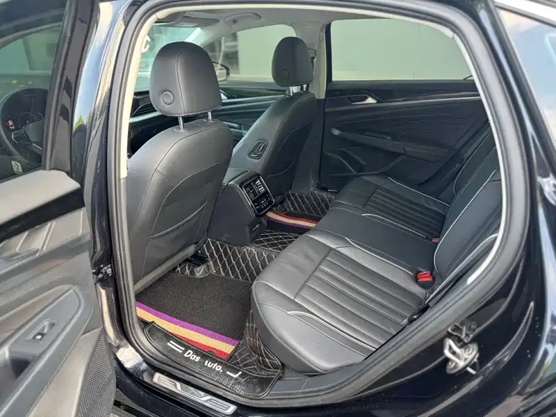 Passat 330 TSI Distinguished