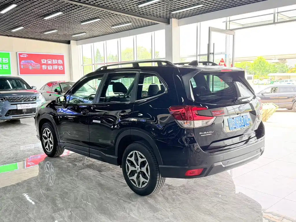 Forester 2.0 i AWD Luxury EyeSight